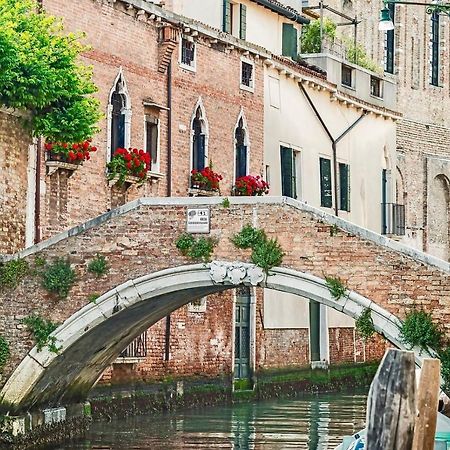 Ca Corte Nova Design Apartment With Canal View Venedig Exteriör bild